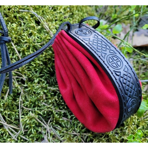 mieszek z koła czarno czerwony .jpg