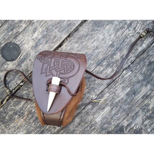 jasnobrązowy mieszek z klapką .jpg