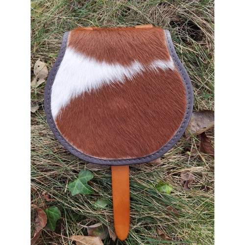 kaletka skórzana wczesna węgierska z włosiem.jpg