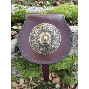 Kaletka wczesna zdobiona mosiądzem w stylu wschodnim